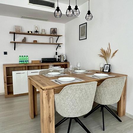 Skau Piano Family & Business Apartment Free Parking Bratislava Bagian luar foto