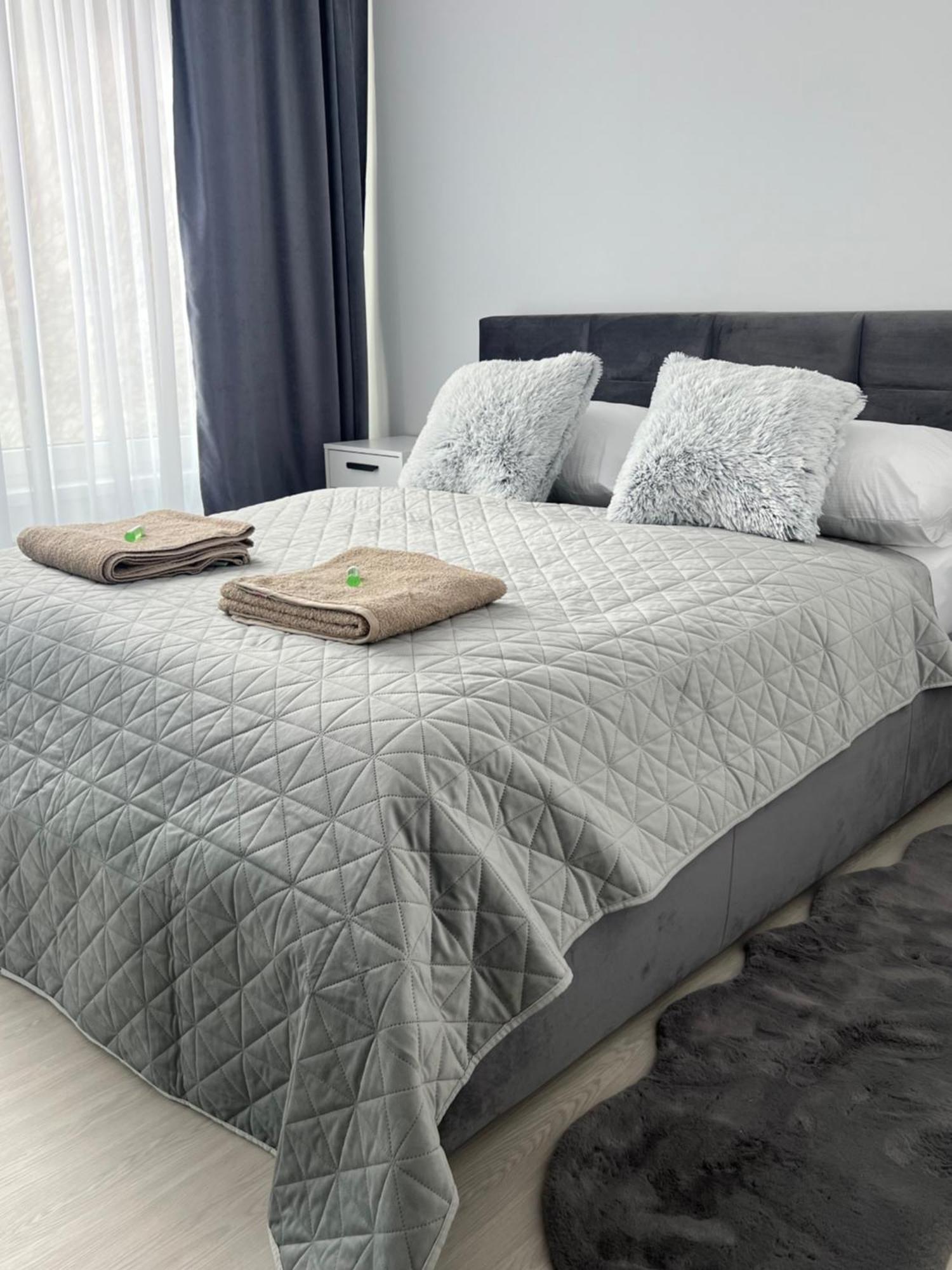 Skau Piano Family & Business Apartment Free Parking Bratislava Bagian luar foto
