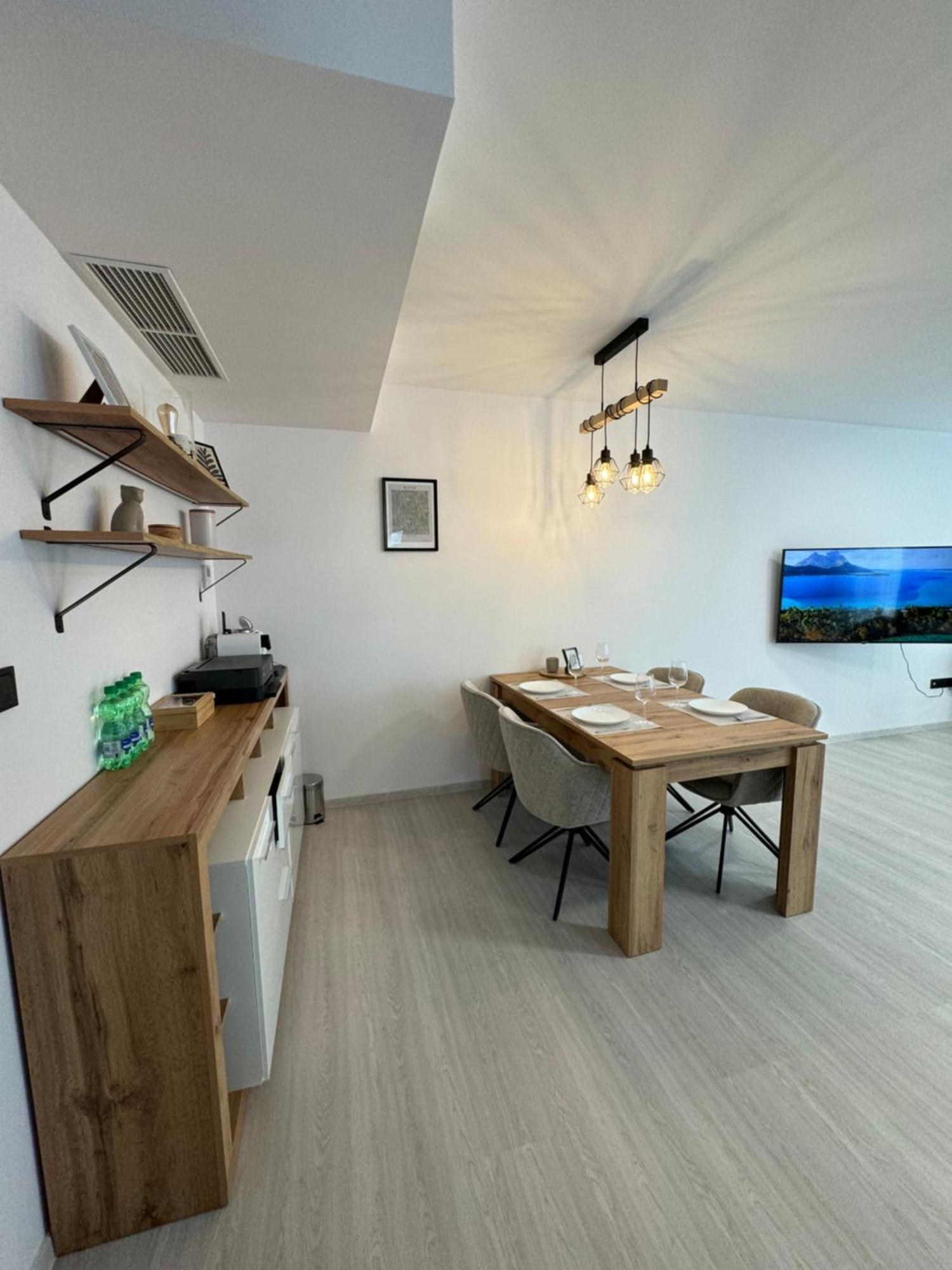 Skau Piano Family & Business Apartment Free Parking Bratislava Bagian luar foto